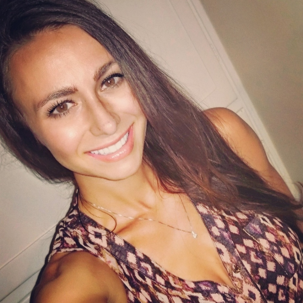 Meet your Posher, Alia